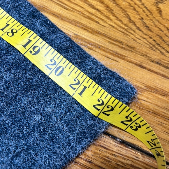 Lana Lee Canada blue knit sweater. Fabric and size tag missing. Size Medium. - Picture 11 of 15